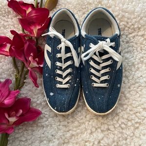 Trertorn Athletic Shoes Blue With White Splatters Size 6